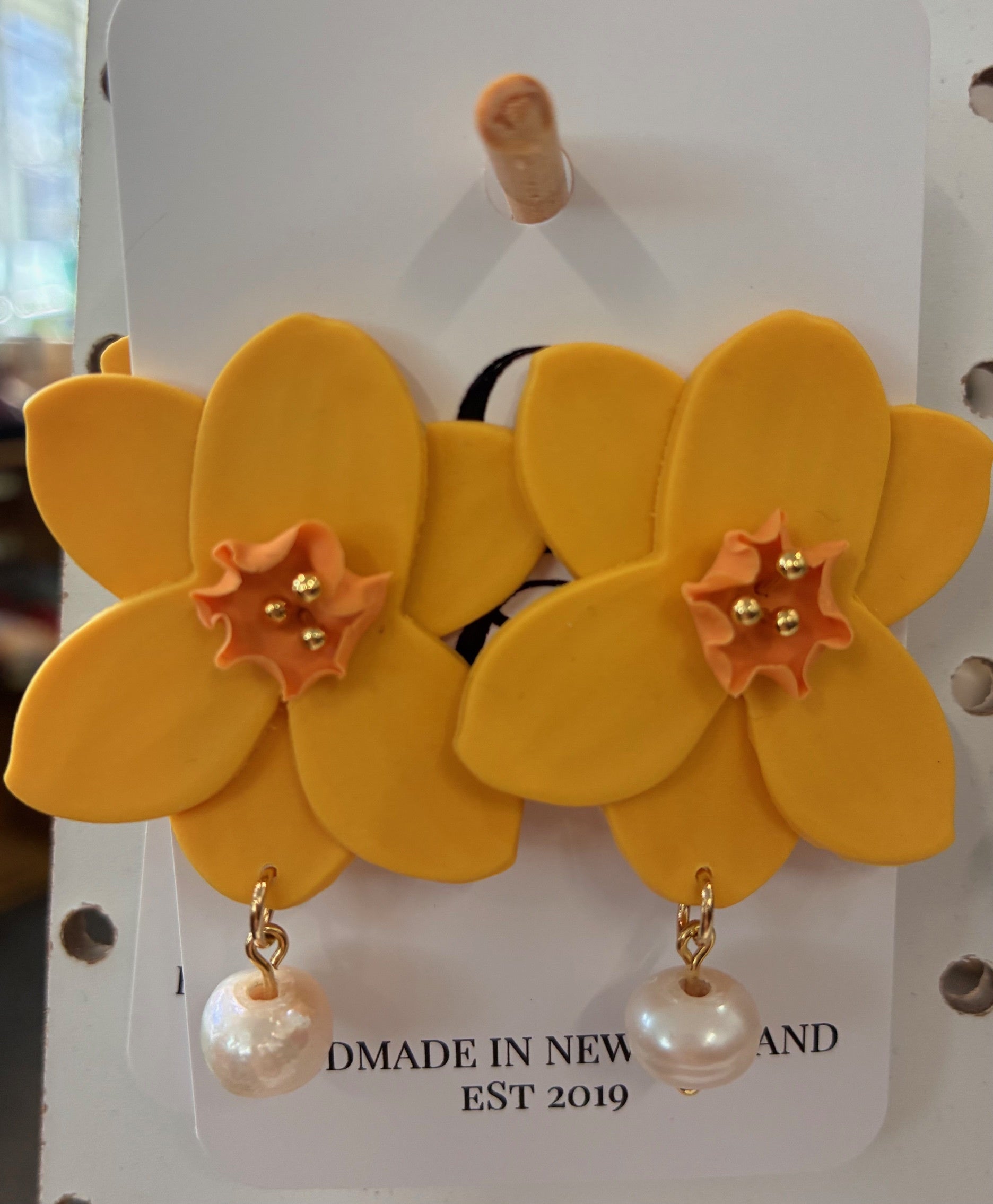 Clay Gossip Daffodil