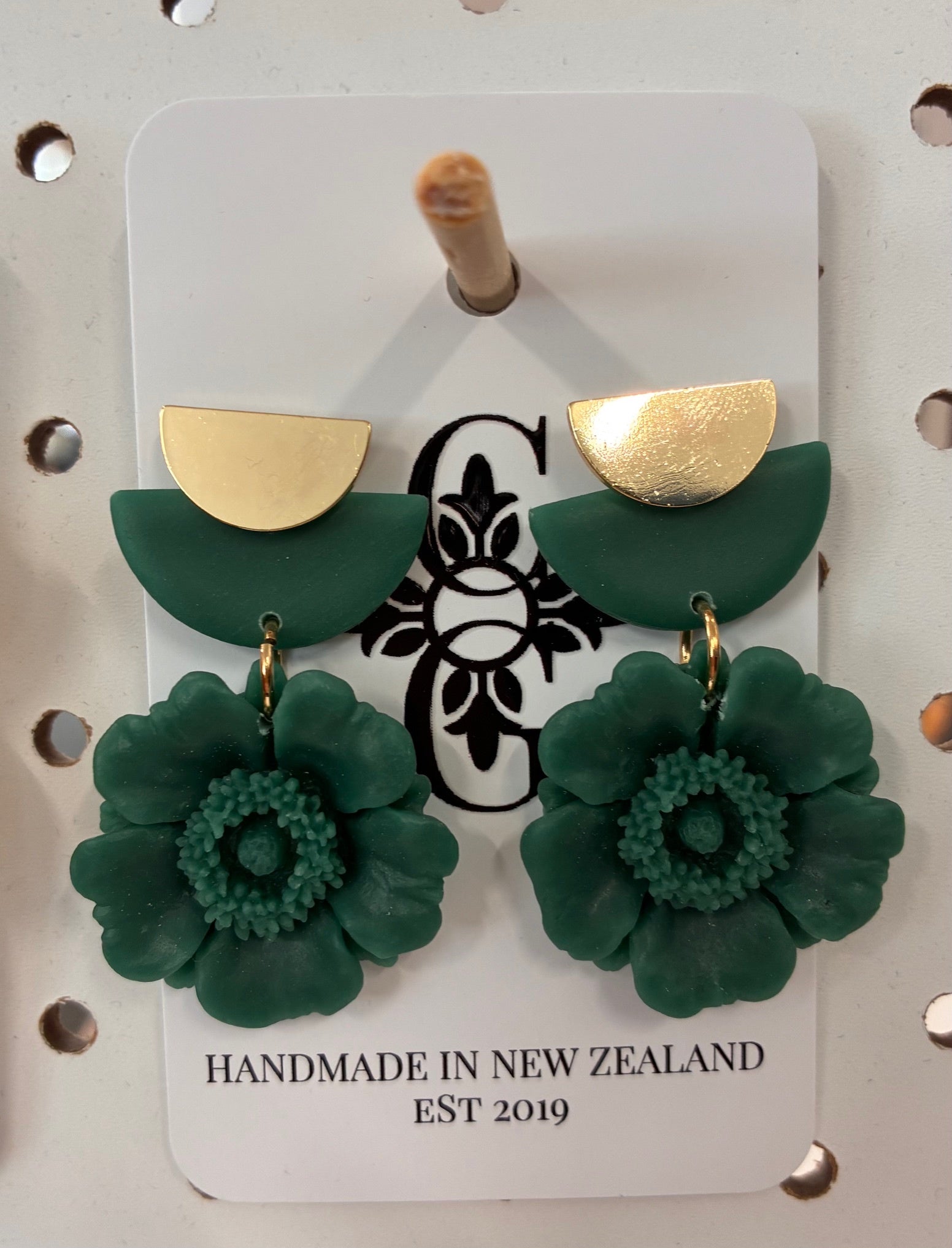 Clay Gossip - Earrings - Green Flower