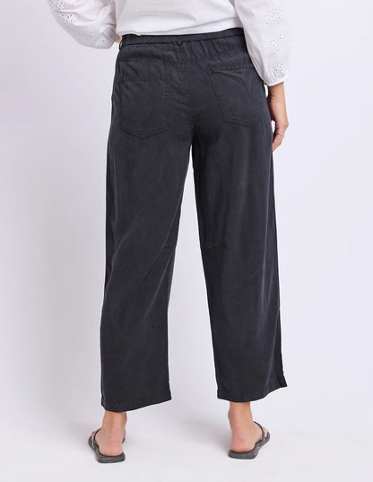 Foxwood | Roy Pant | Black