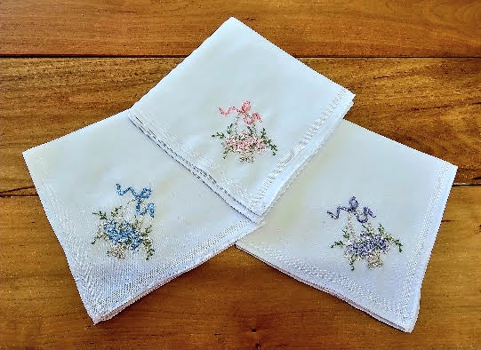 The Specialty House | Ladies Hankies | Embroidered Basket
