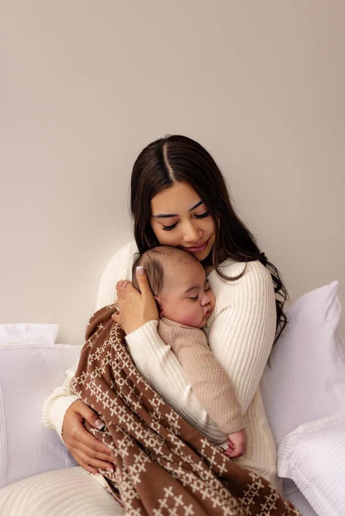 Hawaiiki Pepi - Pātikitiki 100% Organic Cotton Blanket - Brown