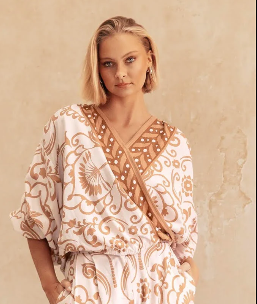 White - Kaitlyn Top - M/L