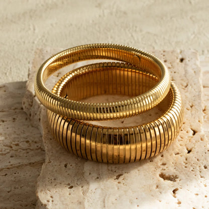 Queen of the Foxes | Banded Stainless Steel Gold Bracelet  | Medium