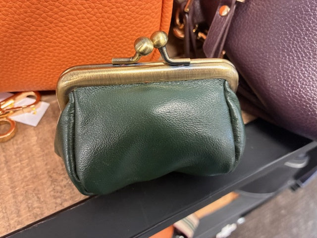 Wednesday - Bags - Purse Kiss Frame