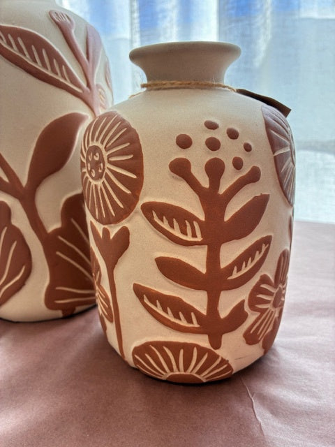 Accents de Ville | Vase | Embossed Floral