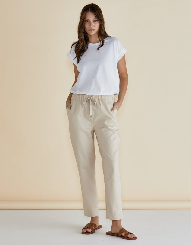 Betty Basics Kenzie Jogger - Cream