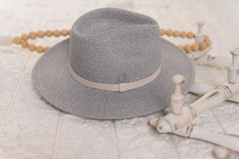 Sundaise | Lily Panama Hat | Grey w Leather Band