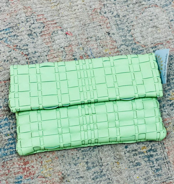 Free Spirit Woven Handbag - Pistachio
