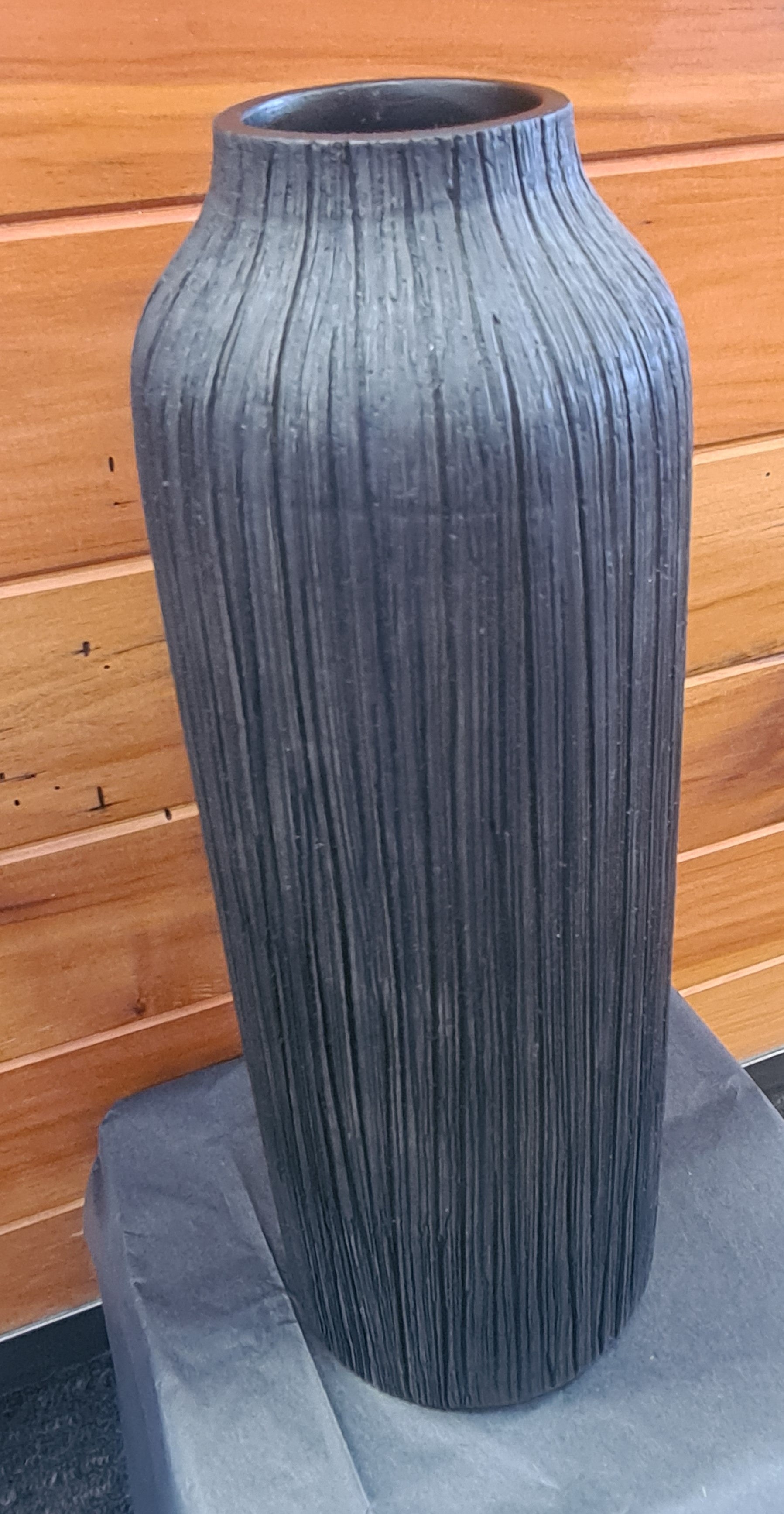 Rayburn Resin Vase Black 31cm