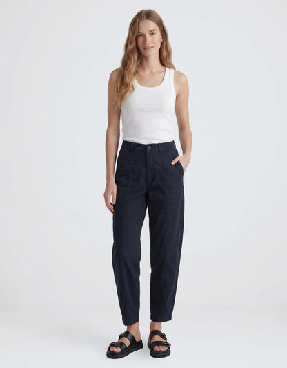 Foxwood | Roy Pant | Black